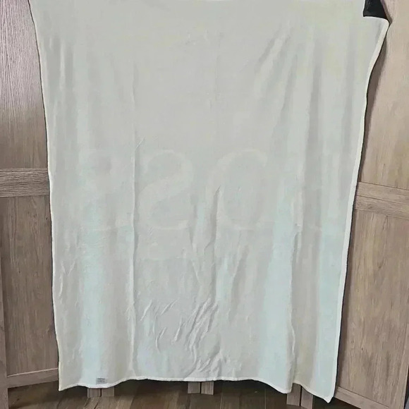 Blanket Throws Cover New No Tag - Picture 4 of 5